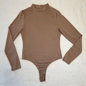 TCEC Women’s Taupe Long Sleeve Bodysuit Sz M